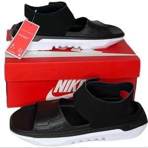 Nike Playscape Big Kids Sandal For boys Size 7Y Black White Unisex new